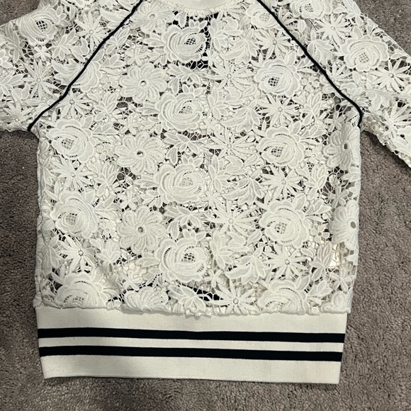 Floral Top - Picture 2 of 2